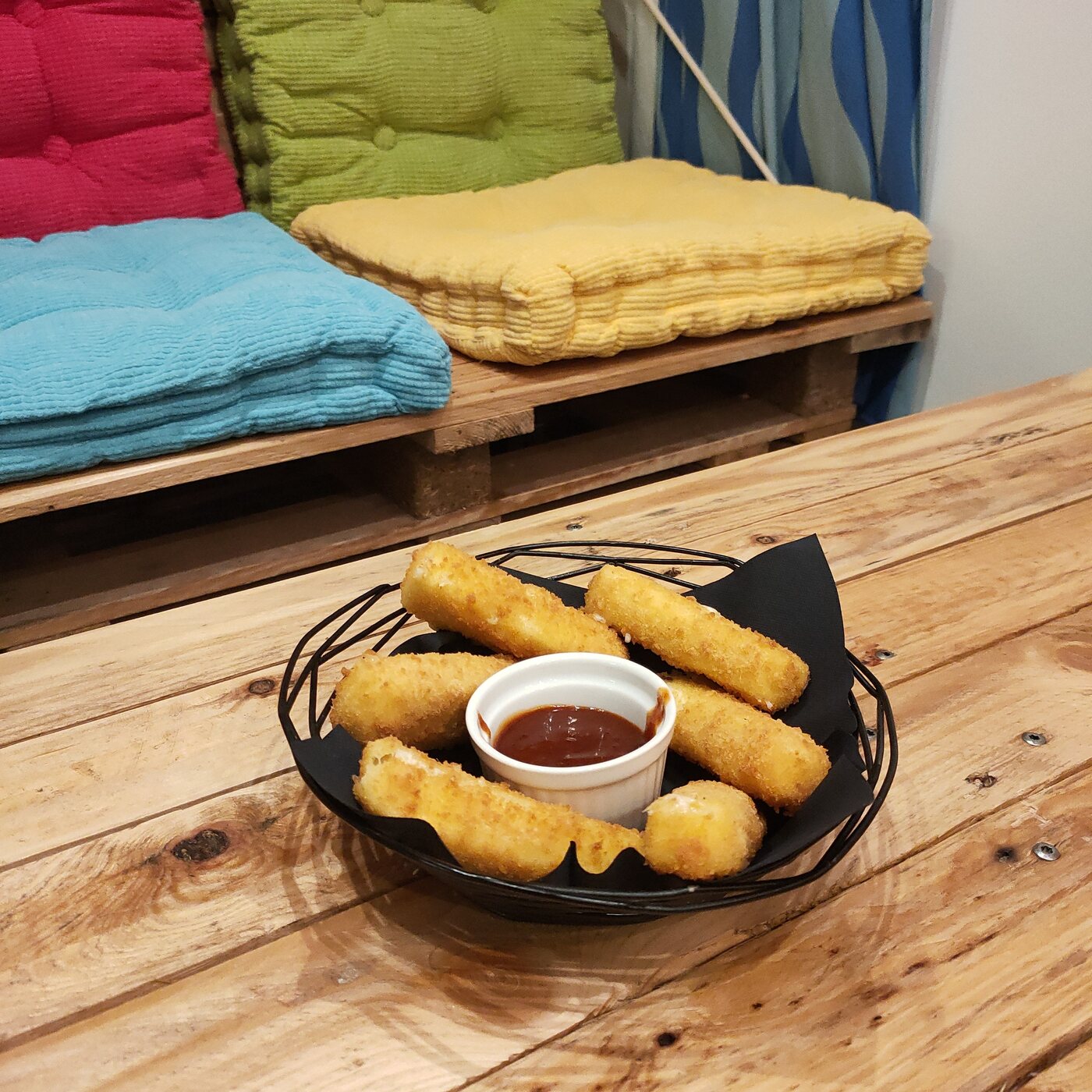 Mozzarella sticks et sauce maison